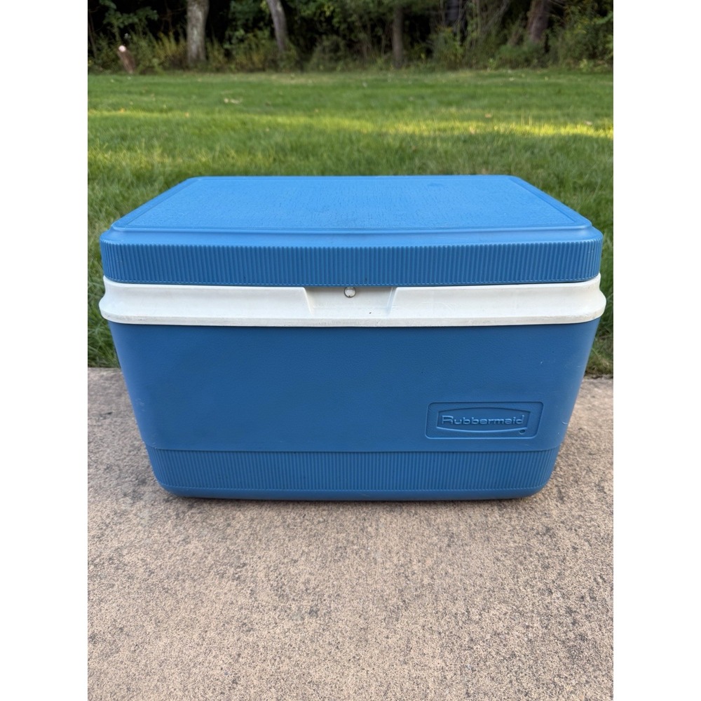 VTG Rubbermaid 12 Gallon Medium Large sized Cooler Food Chest Blue 1935